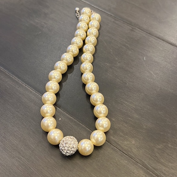 NWOT PEARL NECKLACE - Picture 11 of 13